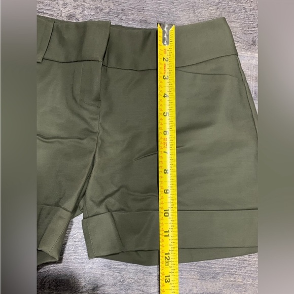 The Limited Drew Fit Shorts Green 0 NWT - Picture 11 of 13